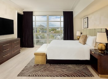 Suite, 1 King Bed, Balcony (Beverly Hills)