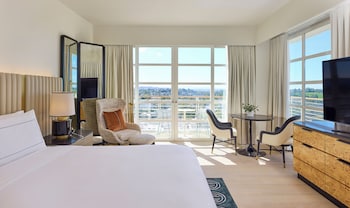 Room, 1 Bedroom, Accessible, Balcony (Hearing, Roll-In Shower)