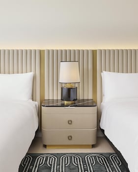 Premier Room, 2 Queen Beds, City View