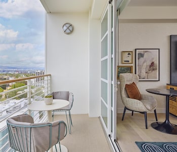 Premier Room, 2 Queen Beds, Accessible (Mobility, Roll-In Shower)