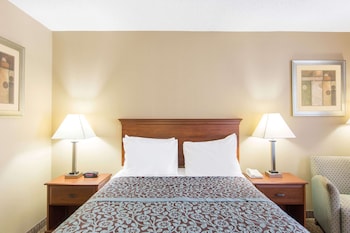 Standard Room, 1 Queen Bed, Smoking