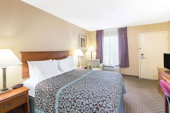 Standard Room, 1 Queen Bed