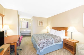 Standard Room, 1 Queen Bed