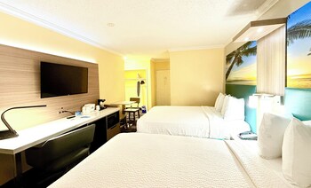 Room, 2 Queen Beds, Refrigerator & Microwave