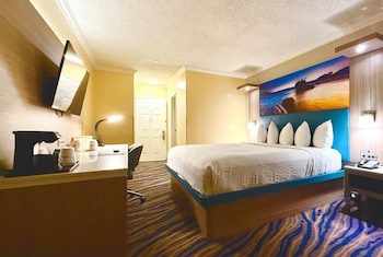 Standard Room, 1 Queen Bed