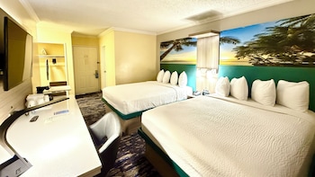 Room, 2 Queen Beds, Refrigerator & Microwave