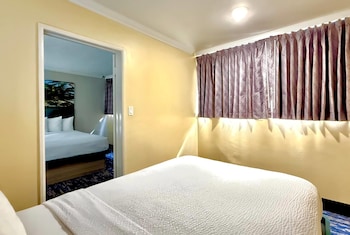 Suite, Multiple Beds, Accessible, Non Smoking