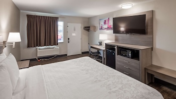 Standard Room, 1 King Bed, Accessible, Non Smoking
