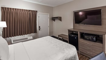 Standard Room, 1 Queen Bed, Non Smoking, Refrigerator & Microwave (2nd Floor)