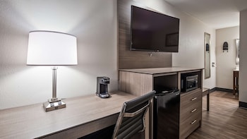 Standard Room, 1 King Bed, Accessible, Non Smoking