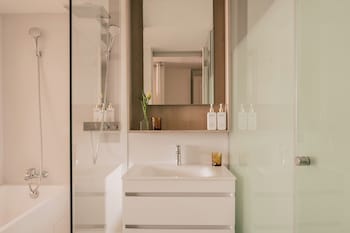 Red Level Presidential Suite Sea and Cathedral View
