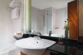 Superior Room, 2 Twin Beds, Courtyard View