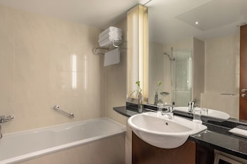 Superior Room, 2 Twin Beds, Courtyard View
