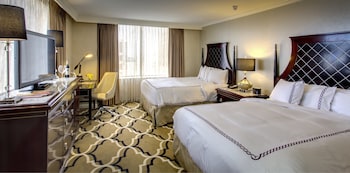 Classic Room, 2 Queen Beds, Accessible Bathtub (Mobility)