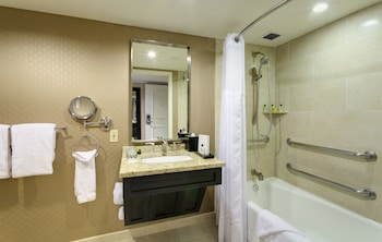 Classic Room, 2 Queen Beds, Accessible Bathtub (Mobility)