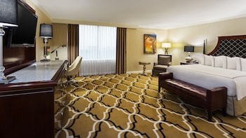 Classic Room, 1 King Bed (Top Floor)