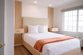 Standard Room, 1 Queen Bed, Non Smoking