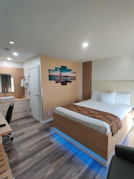 Standard Room, 1 Queen Bed, Non Smoking