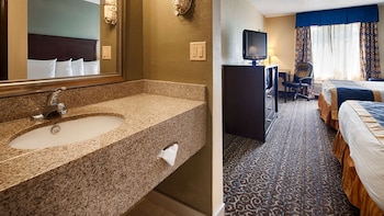 Standard Room, 2 Queen Beds, Non Smoking, Microwave