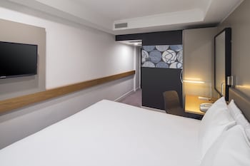 Standard Room, 1 King Bed (Super King)