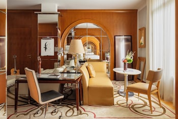 Signature Suite