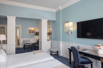 Studio Suite, River View