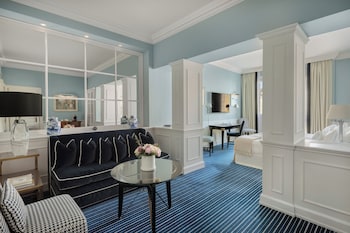 Studio Suite, River View