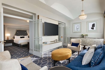Fairmont Gold, Executive Suite, 1 King Bed