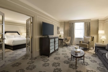 One Bedroom Suite, 1 King Bed with Sofa bed