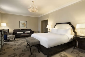 Junior Suite, 1 King Bed with Sofa bed