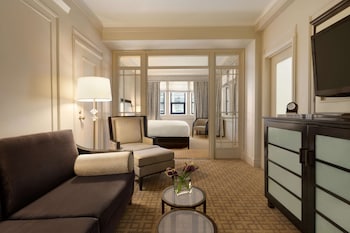 Junior Suite, 1 King Bed with Sofa bed