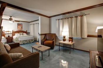 Suite, 2 Queen Beds