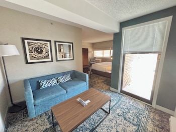 Deluxe Room, 1 King Bed with Sofa bed (Balcony)