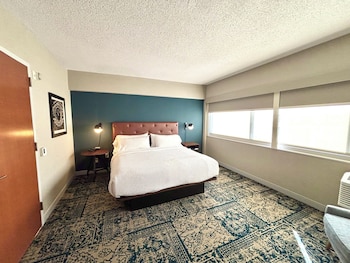 Standard Room, 1 King Bed
