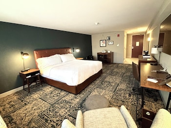 Deluxe Room, 1 King Bed