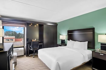 Room, 1 Queen Bed, Accessible, Non Smoking (Accessible Tub)