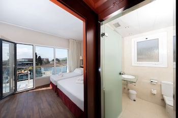 Family Room, Multiple Beds, Non Smoking, Terrace