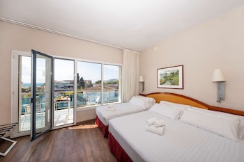 Family Room, Multiple Beds, Non Smoking, Terrace