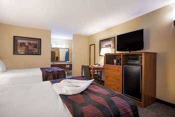 Standard Room, 2 Double Beds, Non Smoking, Refrigerator & Microwave