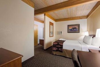Family Suite, Multiple Beds, Non Smoking, Refrigerator & Microwave
