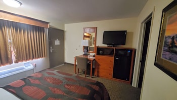 Suite, 2 Queen Beds, Non Smoking, Refrigerator & Microwave
