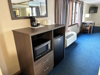 Queen Jacuzzi Suite - No Pets
