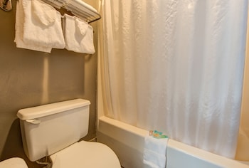 Room, 2 Queen Beds (No Pets)