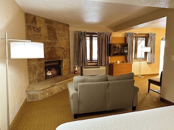 King Jacuzzi Suite - No pets