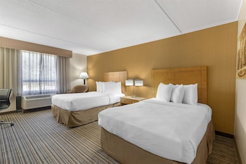 Standard Room, 2 Double Beds, Non Smoking, Refrigerator & Microwave (Pet Friendly)