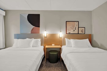 Room, 2 Queen Beds, Accessible, Bathtub (Mobility)