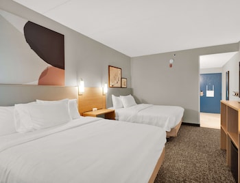 Room, 2 Queen Beds, Accessible, Bathtub (Mobility)