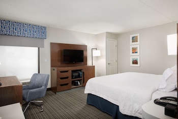 Room, 1 King Bed, Accessible, Microwave (Mobility & Hearing, Roll-in Shower)
