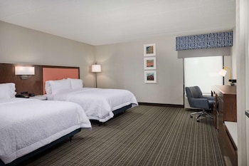Studio Suite, 2 Queen Beds, Mobility Accessible, Microwave