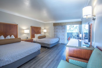 Standard Room, 2 Queen Beds, Non Smoking